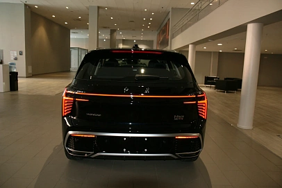 Hongqi HS3, 2025г, передний привод, робот