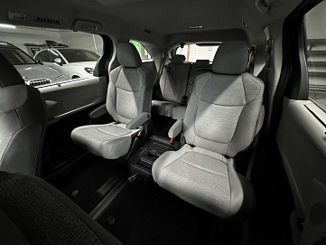 Toyota Sienna, 2021г., передний привод, автомат