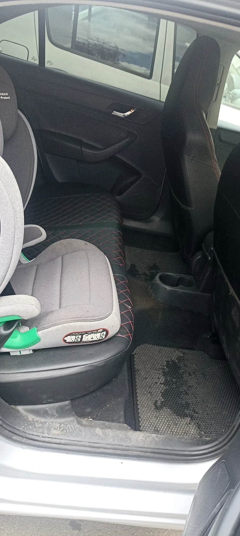 Skoda Rapid, 2015г., передний привод, робот