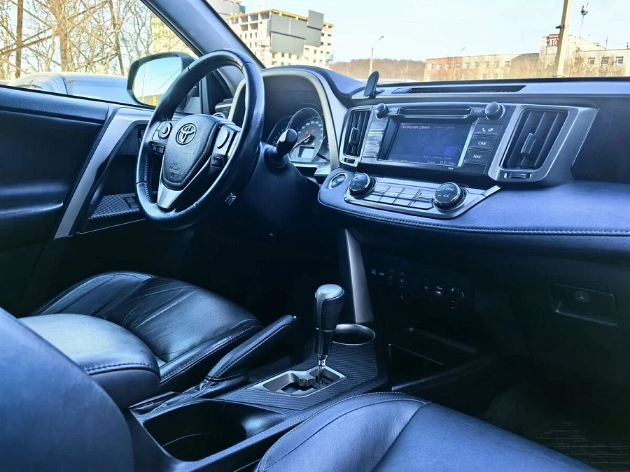 Toyota RAV4, 2013г., полный привод, автомат