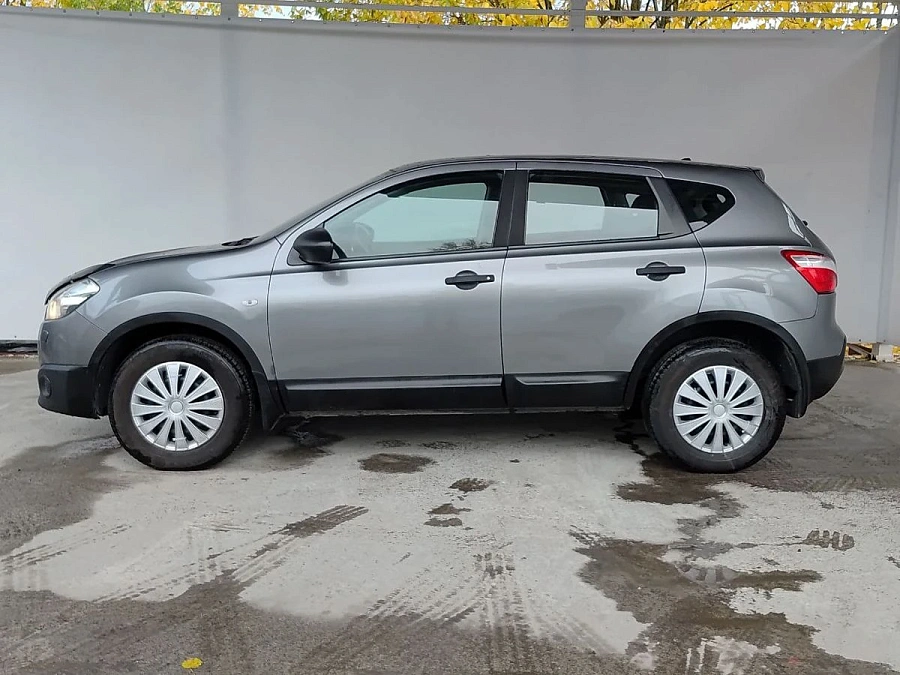 Nissan Qashqai, 2013г., передний привод, вариатор