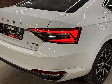 Skoda Superb, 2025г, передний привод, робот