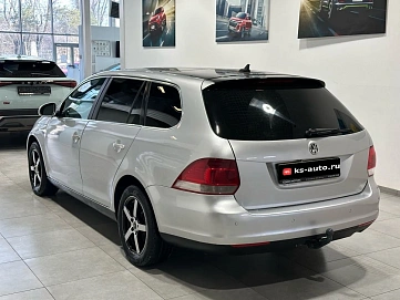 Volkswagen Golf, 2008г, передний привод, робот