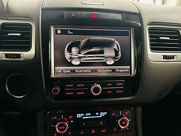 Volkswagen Touareg, 2011г, полный привод, автомат