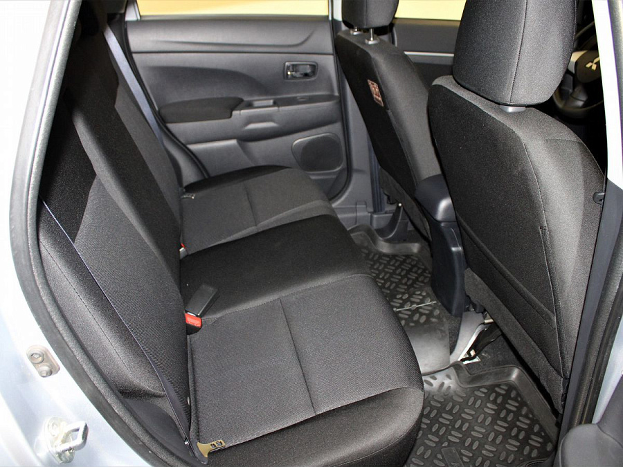 Mitsubishi , 2012г., передний привод, механика