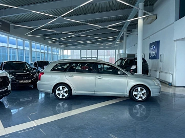 Toyota Avensis, 2005г, передний привод, механика