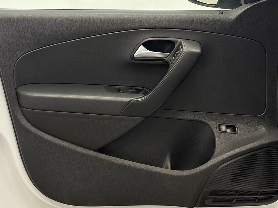 Volkswagen Polo, 2020г., передний привод, механика