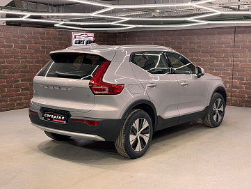 Volvo XC40, 2024г, передний привод, робот