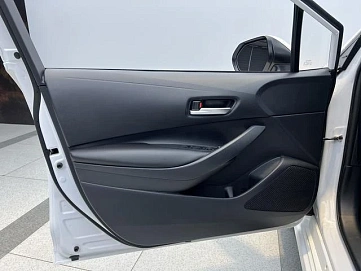 Toyota Corolla, 2022г, передний привод, вариатор