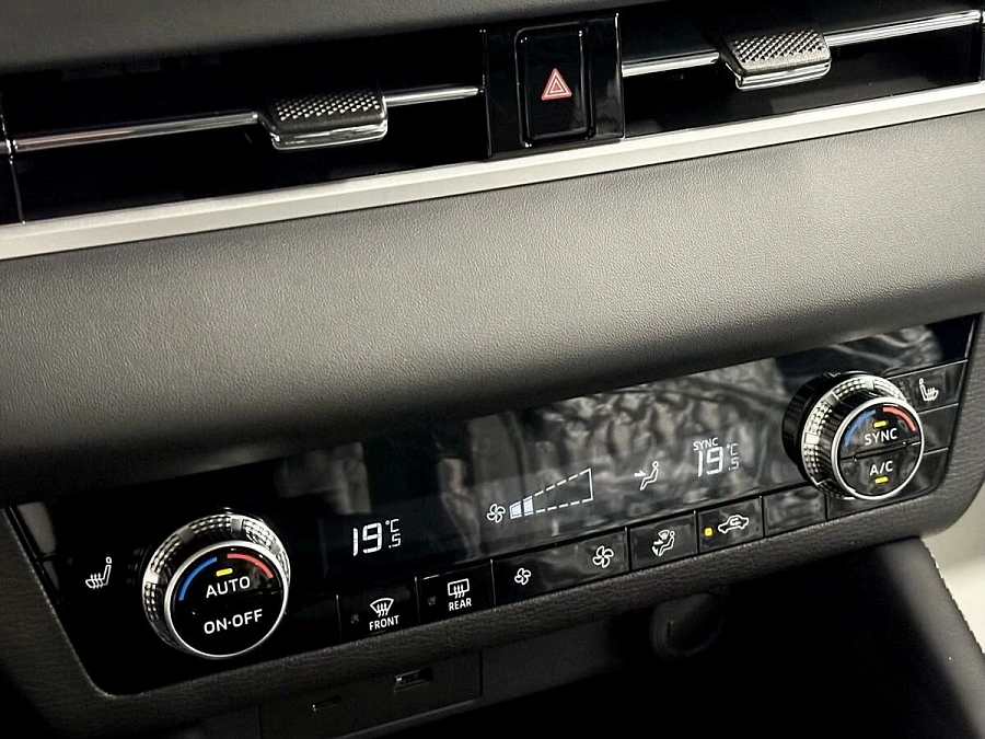 Mitsubishi Outlander, 2023г., передний привод, вариатор