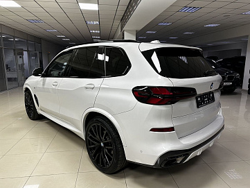 BMW X5, 2024г, полный привод, автомат