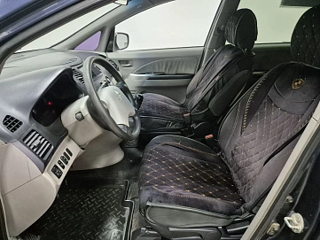 Mitsubishi Grandis, 2004г, полный привод, механика