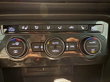 Volkswagen Tiguan, 2017г, передний привод, автомат
