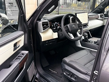 Toyota Sequoia, 2025г, полный привод, автомат