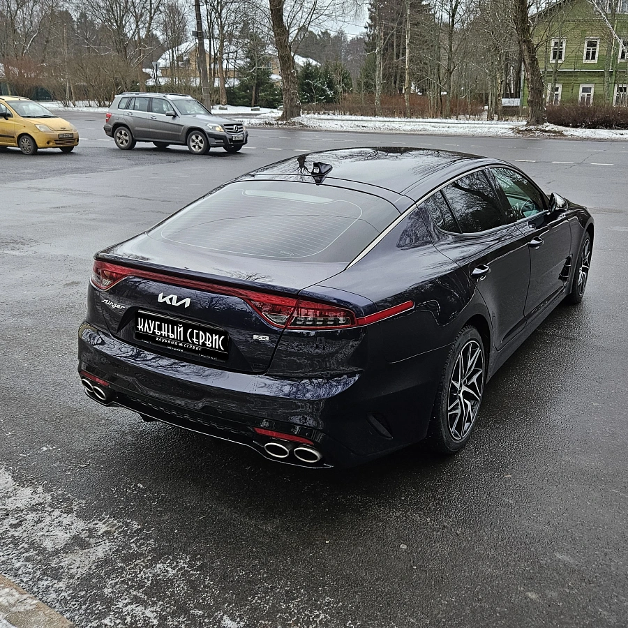 Kia Stinger, 2022г., полный привод, автомат