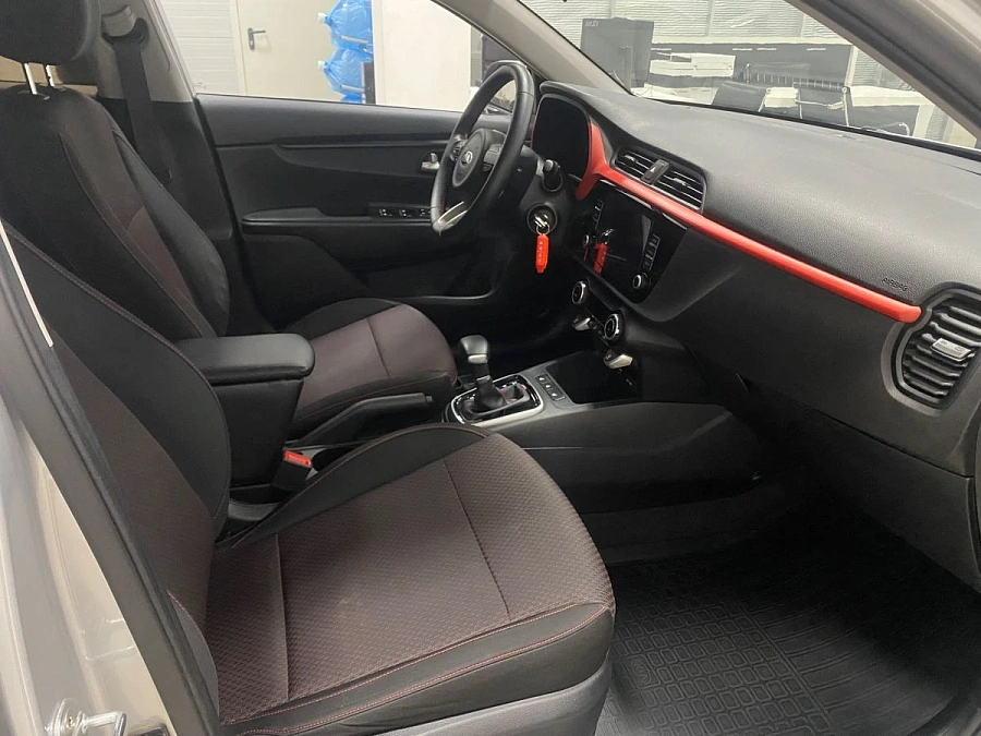 Kia Rio, 2021г., передний привод, автомат