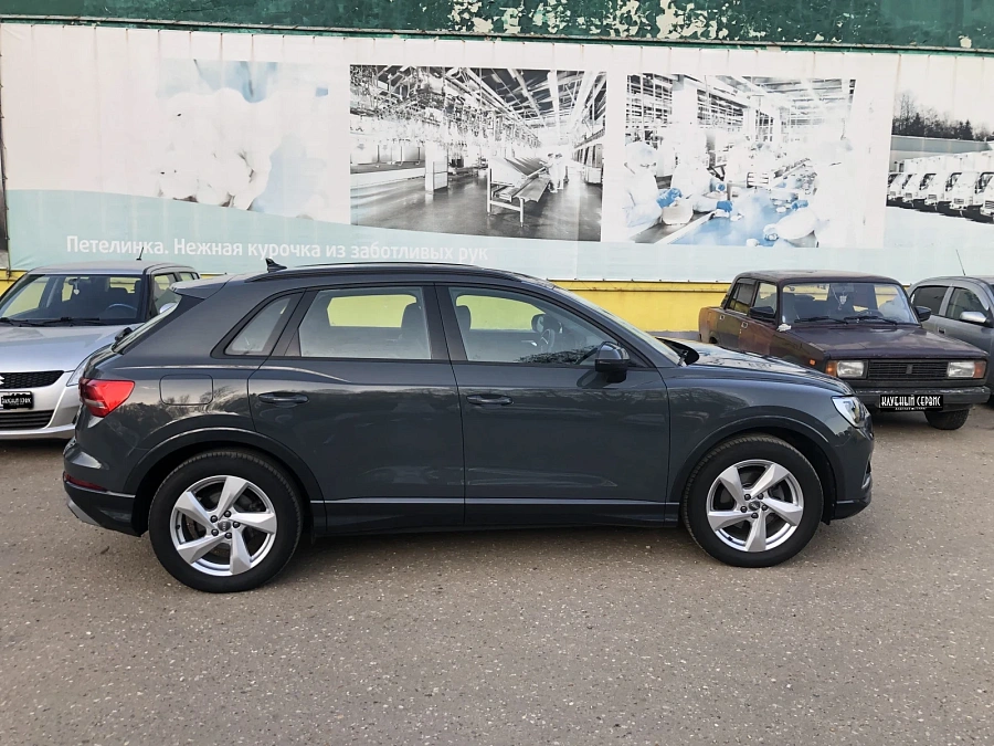 Audi Q3, 2019г., передний привод, робот
