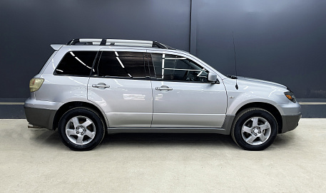 Mitsubishi Outlander, 2003г, передний привод, автомат