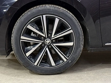 Skoda Superb, 2025г, передний привод, робот