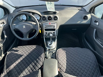 Peugeot 308, 2010г, передний привод, автомат