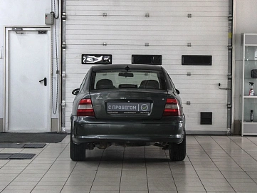 Opel Vectra, 1998г, передний привод, механика
