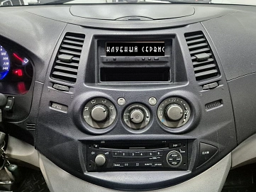 Mitsubishi Grandis, 2004г, полный привод, механика