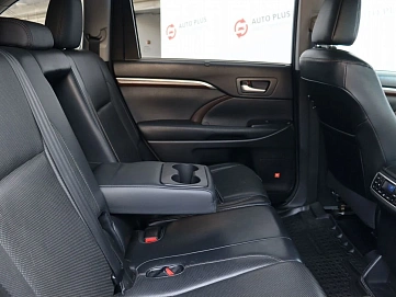 Toyota Highlander, 2015г, полный привод, автомат