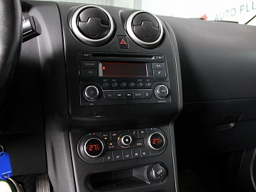 Nissan Qashqai, 2013г., передний привод, вариатор