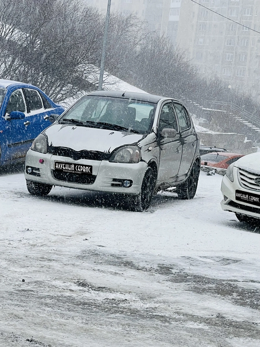 Toyota Yaris, 2001г., передний привод, механика