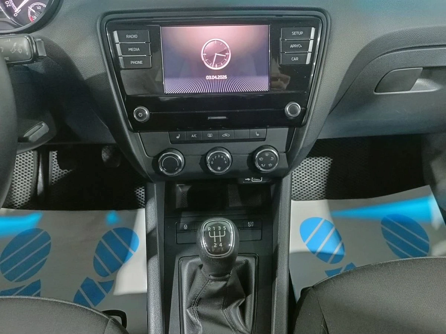 Skoda Octavia, 2018г., передний привод, механика