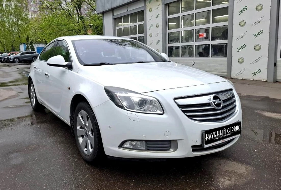 Opel Insignia, 2012г., передний привод, автомат