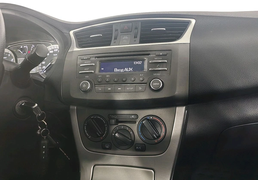 Nissan Tiida, 2015г., передний привод, механика
