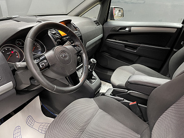 Opel Zafira, 2010г, передний привод, механика