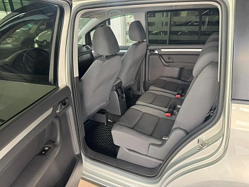 Volkswagen Touran, 2011г, передний привод, механика