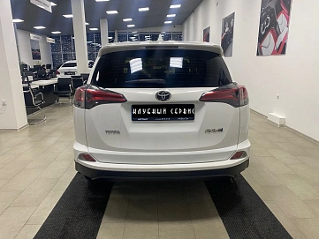 Toyota RAV4, 2016г, передний привод, вариатор