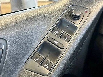 Volkswagen Tiguan, 2011г, передний привод, механика