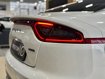 Kia Stinger, 2018г, полный привод, автомат
