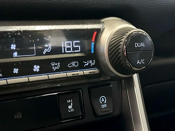 Toyota RAV4, 2025г, полный привод, вариатор