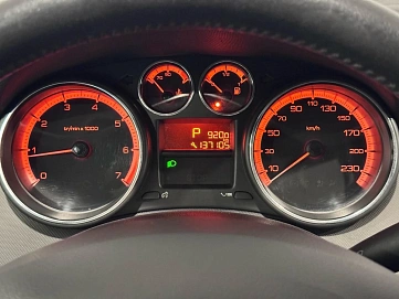 Peugeot 308, 2011г, передний привод, автомат