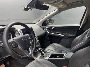 Volvo XC60, 2015г, передний привод, автомат