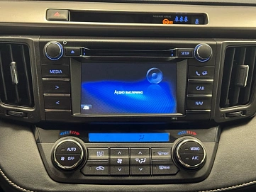 Toyota RAV4, 2015г, передний привод, автомат