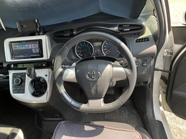 Toyota Wish, 2012г, полный привод, вариатор