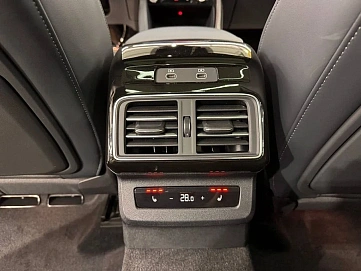 Audi Q5, 2025г, передний привод, робот