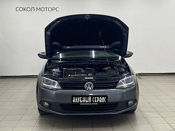 Volkswagen Jetta, 2011г, передний привод, робот