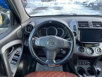 Toyota RAV4, 2011г, полный привод, автомат