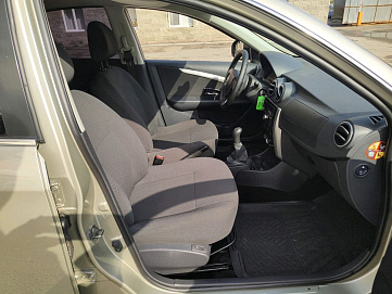 Nissan , 2015г., передний привод, механика