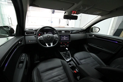 Renault Arkana, 2019г, передний привод, вариатор