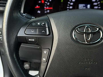 Toyota Camry, 2010г, передний привод, автомат