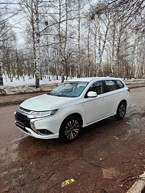 Mitsubishi Outlander, 2022г, передний привод, вариатор