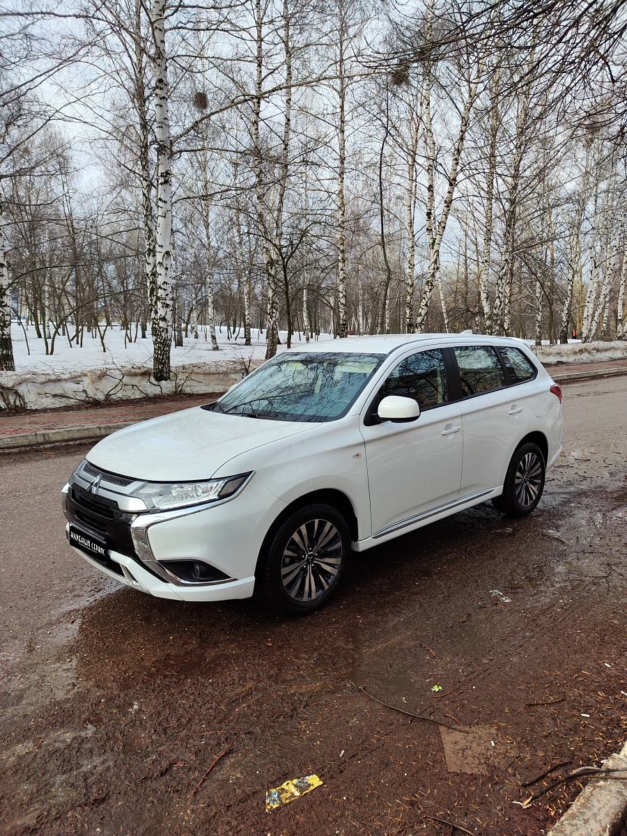 Mitsubishi Outlander, 2022г., передний привод, вариатор